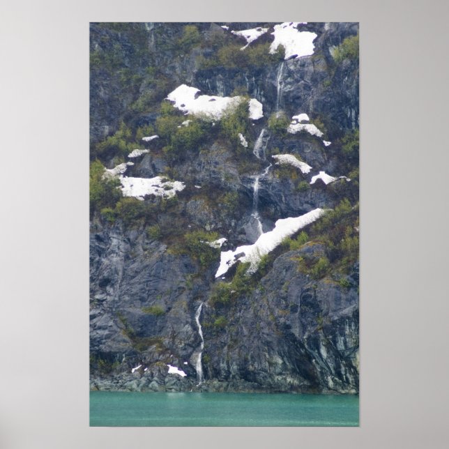 Glacier Bay Waterfall Poster (Framsidan)