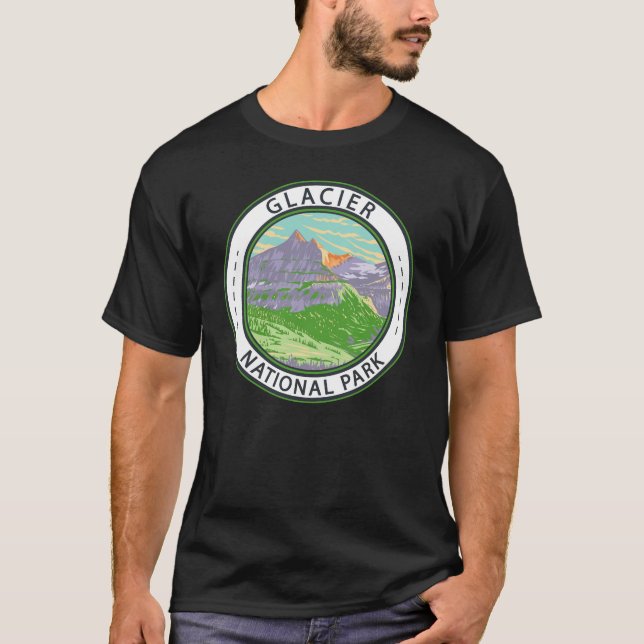 Glacier National Park i Vår Montana Badge T Shirt (Framsida)