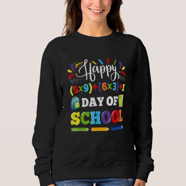 Glad 100:e skoldagen Matematiklärare Student T Shirt (Framsida)