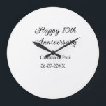 Glad 10-årsjubileum enkel minimal bröllopsnamn stor klocka<br><div class="desc">design</div>
