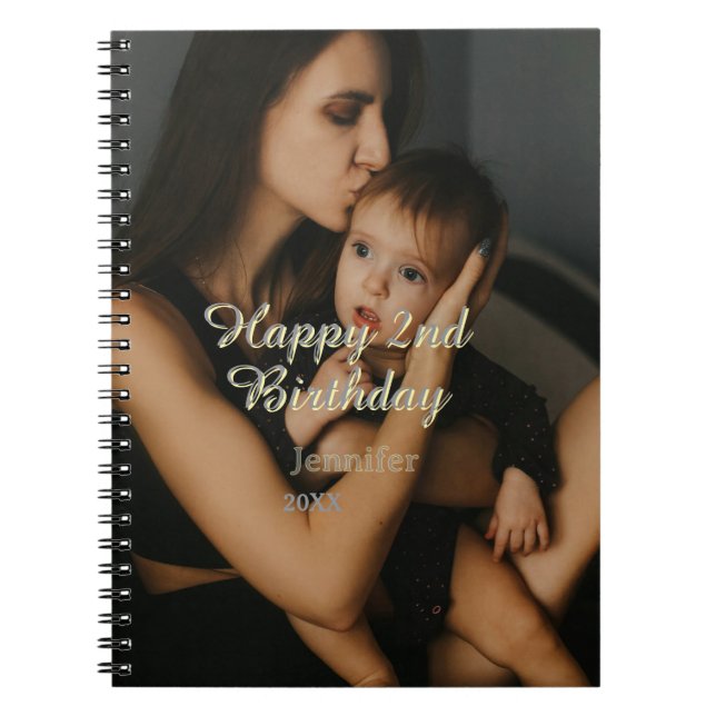 Glad 2-årsdag barn baby mamma gul grå na anteckningsbok (Framsidan)