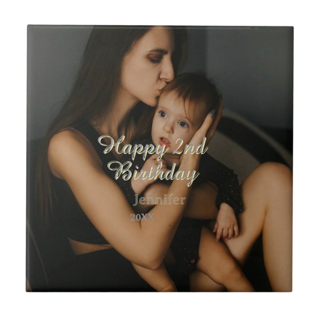Glad 2-årsdag barn baby mamma gul grå na kakelplatta (Framsidan)