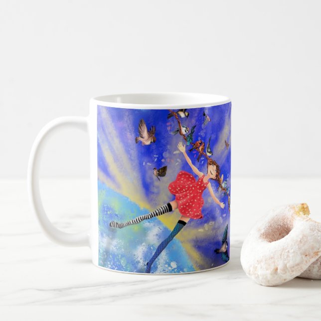 Glad flicka med fåglar - Lycka - Glädje - Kaffemugg (Med munk)