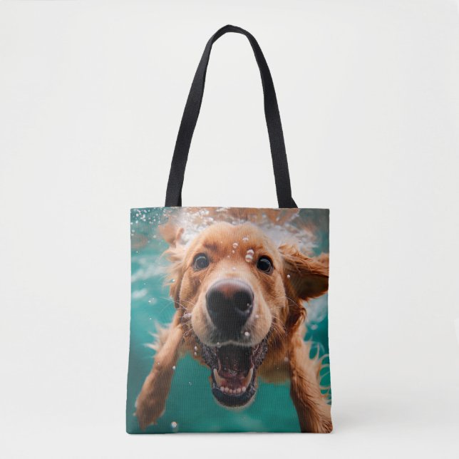 Glad Golden Retriever Simmar Under Vattenytan Tygkasse (Framsida)