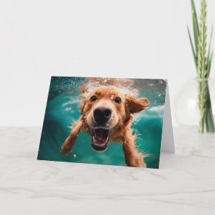 Glad Golden Retriever som simmar under vattnet Kort