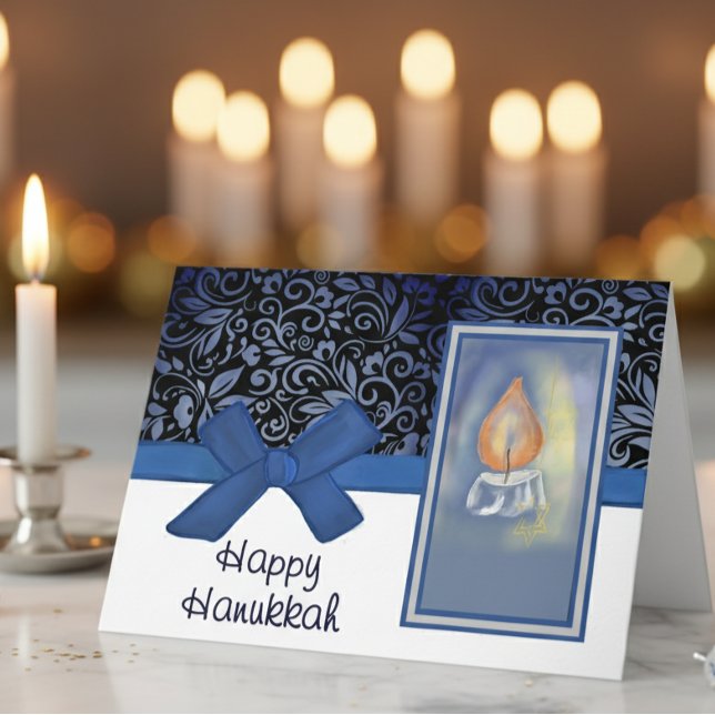 Glad Hanukkah Elegant Blå Rullmönster Ljus Helgkort (Happy Hanukkah Elegant Blue Scroll Pattern Candle Holiday Card)