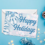 Glad helg BeSnyval Blue Winter Snöflingor Julkort<br><div class="desc">Det här vackra vinterkortet har söt White snöflingor bredvid Glad helg,  skrivet i elegant som är kursiv över namn. Anpassa det här fantastiska företagets julkort med ditt företagsmeddelande på baksidan.</div>