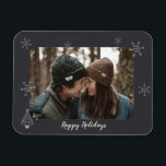 Glad helg Photo Chalkboard Design Snöflingor Magnet<br><div class="desc">Anpassa den här Glad helg-fotogenbilden med ditt favoritfoto på vintern.</div>