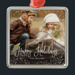 Glad helg Snö Photo Ornament<br><div class="desc">Fira helgdagarna med den här chicen julprydnaden med ditt foto, moderna skript och snöfall.</div>