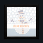 Glad helg Snögubbe Smyckeskrin<br><div class="desc">Glad helg Snögubbe Håll dina värdeföremål i den här vackra keepélådan. Smyckeskrinen är gjord av lackerat trä och kommer i guldek,  ebony black,  emerald grönt och röd mahogany. Mjukt filt skyddar smycken och andra samlarföremål.</div>