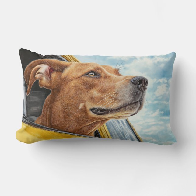 Glad Hund i Gul Bil Konsttryck Lumbarkudde (Framsida)