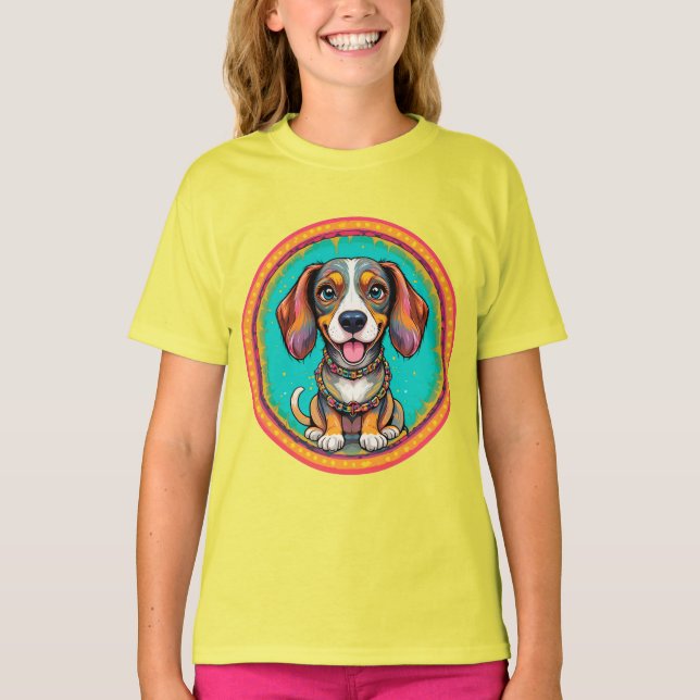 Glad Hund Med En Färgrik Halsband T Shirt (Framsida)