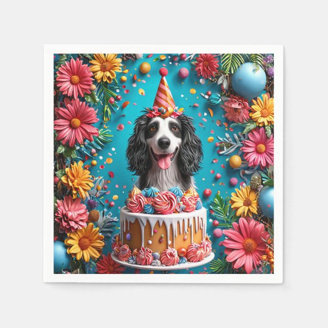 Glad Hund som Firar Födelsedag med Färgglad Tårta Pappersservett (Framsidan)