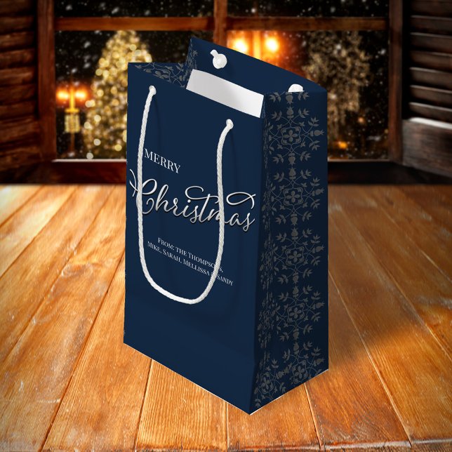 Glad jul Navy Blå Snöflinga Kalligrafi (Merry silver calligraphy script navy blue snowflake pattern gift bag, )