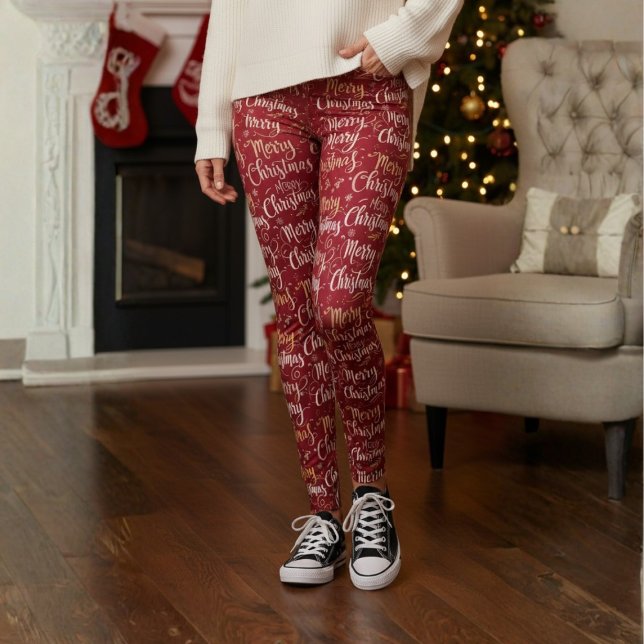 Glad jul Typografi Leggings (Celebrate the season in style with our Merry Christmas Typography Leggings by Becky Boom.)