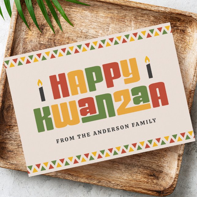 Glad Kwanzaa svart ljus röd grön gul kant Julkort (Happy Kwanzaa black candle red green yellow border Holiday Card)