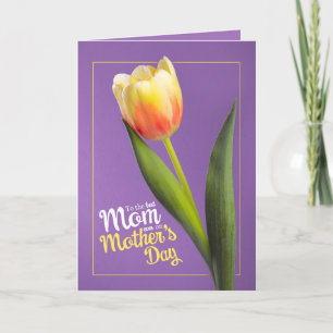 Glad mors dag Vacker gul tulpan på lila Helgkort