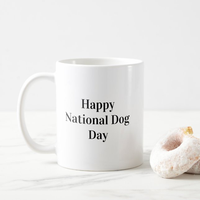 Glad nationell hunddagstypografi kaffemugg (Med munk)