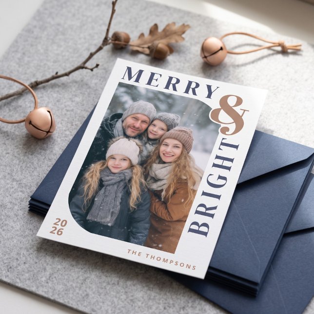 Glad och ljus modern julfotograf - Marinblå Julkort (Simulated card on desk)