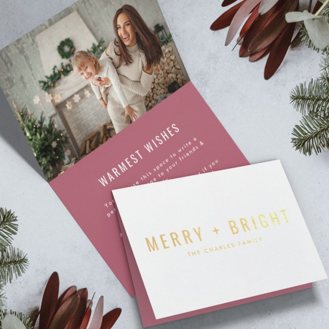 Glad och strålande | Modern stilfull julfoto Folierat Kort (Celebrate the season in style with a vintage rose gold foil Merry + Bright card by Guava)