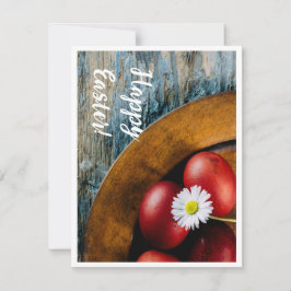 Glad påsk! Påskägg stilleben med tusenskönor Julkort