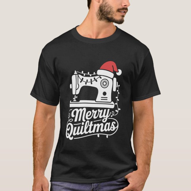 Glad Quiltmas Symaskin Tomtehatt T Shirt (Framsida)