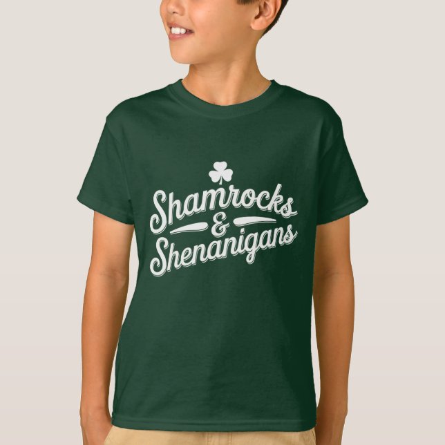Glad St. Patricks Day Lucky Shamrock&Shenanigans T Shirt (Framsida)
