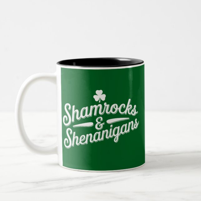 Glad St. Patricks Day Lucky Shamrock&Shenanigans Två-Tonad Mugg (Vänster)