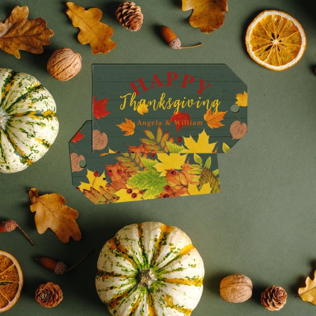 Glad Thanksgiving höstfärgad lövverk på trä Presentetikett (Skapare uppladdad)