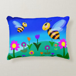 Glada bin i ett blomsterfält prydnadskudde