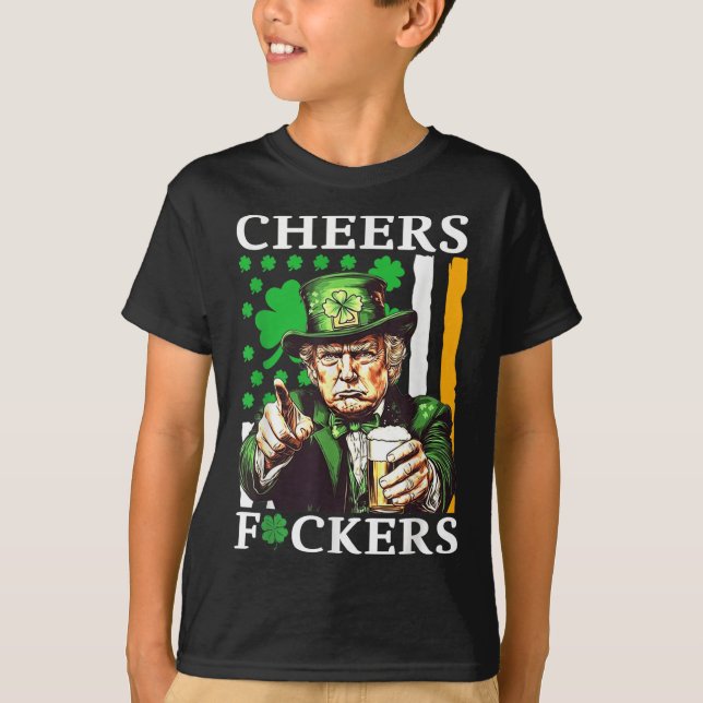 Glada Förent St Patricks Day Roligt Öldrickande  T Shirt (Framsida)