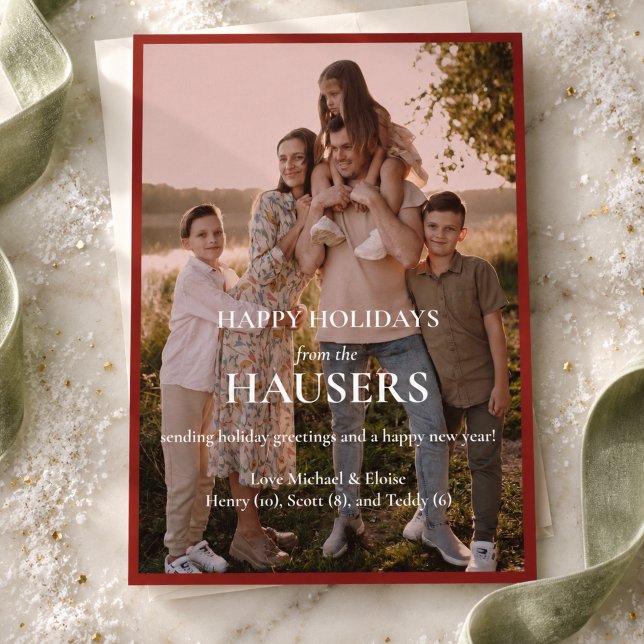 Glada högtider Röd Gradient Två Foto Familj Julkort (Happy Holidays Red Gradient Two Photo Family Holiday Card)