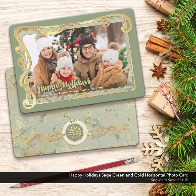 Glada Högtider Sage Grön & Guld Fotokort Julkort (Happy Holidays Photo Card with a Touch of Vintage Whimsy and Peaceful Sage Green & Gold Colors.)