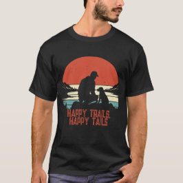 Glada spår, glada svansar vandrande hund retro sol t shirt