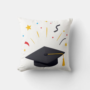 Glada studenter som firar med att kasta mössor kudde
