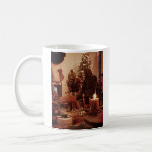 Glada vibrationer lägg till familj jul foto namn f kaffemugg