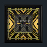 Glam Art Deco Black Guld Speciell Event Wooden Minnesask<br><div class="desc">Art Deco inspirerade designen med Gatsby, 20-talet med guld, fetstil och glam utseende. Med anpassade och monogram, kombinerat med en mycket snyggt glitter guld och svart geometrisk utformning. Slimmad och elegant personligt bröllp, årsdag eller förlovning närvarande. Anpassa med namn, årsdag och monogram eller siffror - som är gjorda i en...</div>