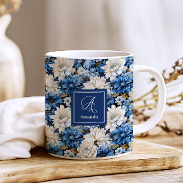 Glam Blå Elfenbensvita Blommor Anpassad Namn Kaffe Kaffemugg