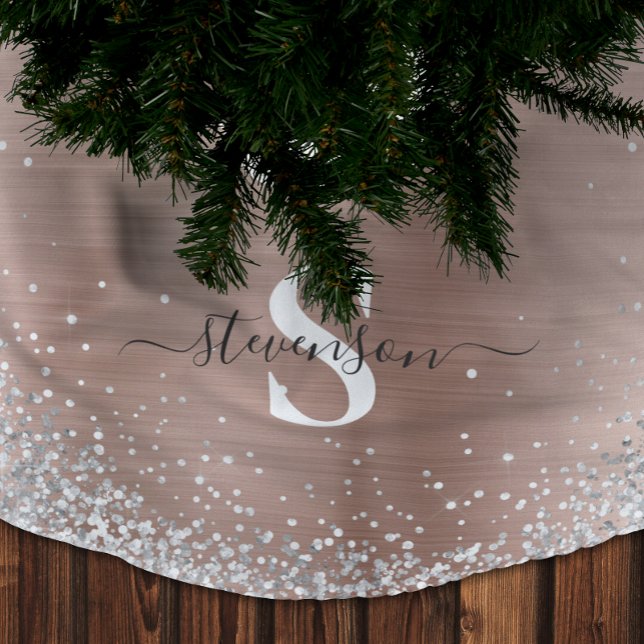 Glam Brushed i Monogram Ro Guld Silver Glitter Julgransmatta Borstad Polyester (Monogram Rose Gold Silver Glitter Glam Brushed Brushed Polyester Tree Skirt)