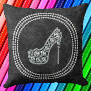 Glam Diamond Stiletto Shoe on Black Damask Kudde