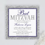 Glam Faux Silver marblå Bat mitzvah vid Glitter Inbjudningar<br><div class="desc">En modern marinblått och silver Bat mitzvah inbjudan. Konstruktionen har en design med faux silver glitter med accents of marinblått and black. Mönster är platta tryckta bilder - INTE FATUAL GLITTER.</div>