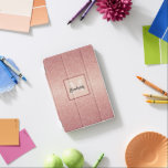 Glam för gnistra vid  glitter, ro guld, monogramme iPad mini skydd<br><div class="desc">Girly och elegant. En övertoning av ro guld faux mönster i glitter. Ett ram med plats för ditt namn och monogram brev. Vitt och svart brev. Glam för flickor,  tonåring flickor och kvinnor.</div>