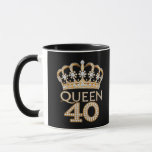 Glam från drottning 40-dagarsdagar i svart och Gul Mugg<br><div class="desc">Fira hennes milstolpe i stil med den lyxuriösa drottningen 40 svarta och guld födelsedag mugg med en smycken krona. En 40-årsdagars perfekt gåva till kvinnor som glam, gnistra och en gnutta royalty. Idealisk för att sippa kaffe eller te i fantastisk mode! Lägg till ett personlig-meddelande under typografin Fyrtio och Fabulous...</div>