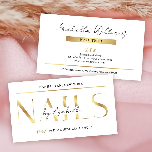 Glam Gold Luxury Modern Manicure Nail Artist Salon Visitkort (Elegant nails business cards with faux gold effects, modern layout and space for your contact info)