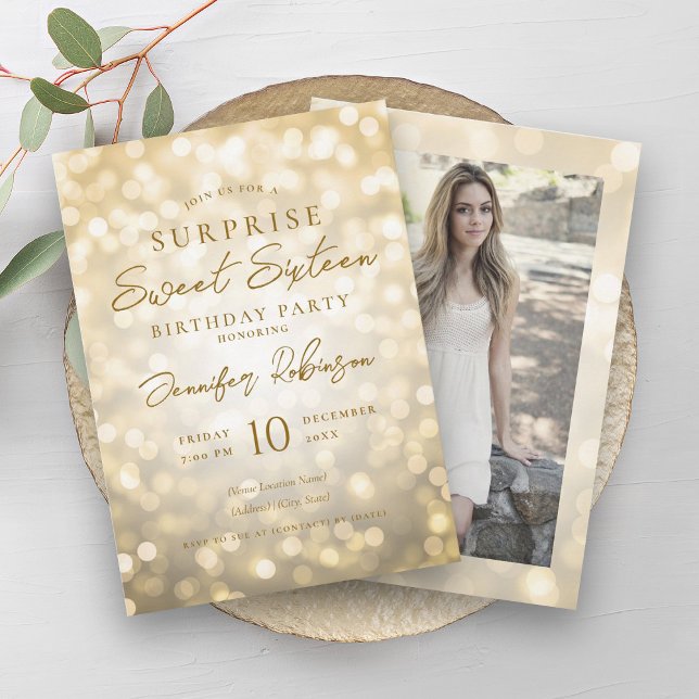 Glam Guld Ljus Photo SURPRISE Sweet 16 Inbjudningar (Glam Gold Lights Photo SURPRISE Sweet 16 Invitation)