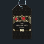 Glam Las Vegas Casino Royale Bachelor Party Presentetikett<br><div class="desc">Royal,  Vintage kort,  Underbar Gatsby och kasino temed. Den har en Underbar Gatsby,  Roaring 1920's gamle Hollywood Art Deco stil,  royal faux guld freer-de-lis,  vintage typsnitt,  och spelar kort kostym med ett gyllene kant. Använda Anpassa verktyg för att lägga till information. För mer information,  besök min kasino Bachelor Collection.</div>