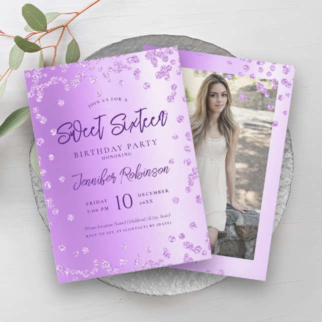 Glam Lila Chic Glitter Photo Sweet 16 Inbjudningar (Glam Purple Chic Glitter Photo Sweet 16 Invitation)