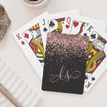 Glam Ro Guld Glitter Elegant Monogram Casinokort<br><div class="desc">Glam Ro Glitter Elegant Monogram för uppspelningskort i Guld. Anpassa enkelt det här trendigets chic-kortdesign med elegant ro guld-mousserande glitter mot svart bakgrund. Designen har ditt handskrivna skriptmonogram med söt-snurrar och ditt namn.</div>