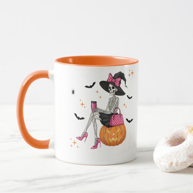 Glam Skeleton Witch med Pumpkin Halloween Spooky Mugg (Med munk)