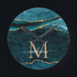 Glam Teal Grönt Guld Agate Geode Glitter Monogram Rund Klocka<br><div class="desc">Modern Glam Teal Grönt Guld Glitter Gnistra Agate Geode Gemstone Elegant Feminine Monogram Script Namn Clocks</div>